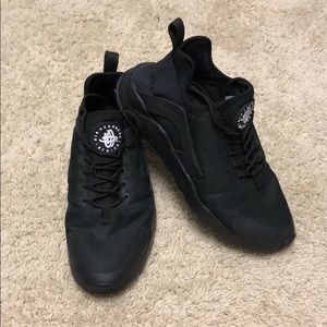 Nike Huarache all black